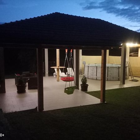 Ferienwohnung Kuca Za Odmor Braco Donji Zvecaj Exterior foto